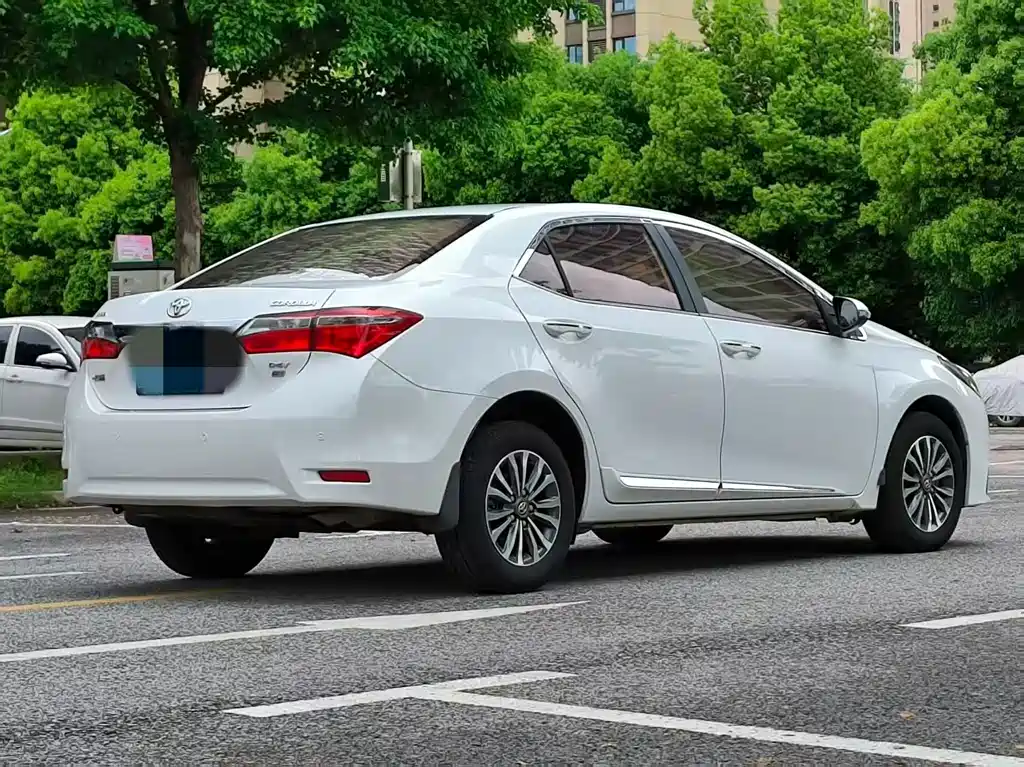 Toyota Corolla 2018 — фото 12