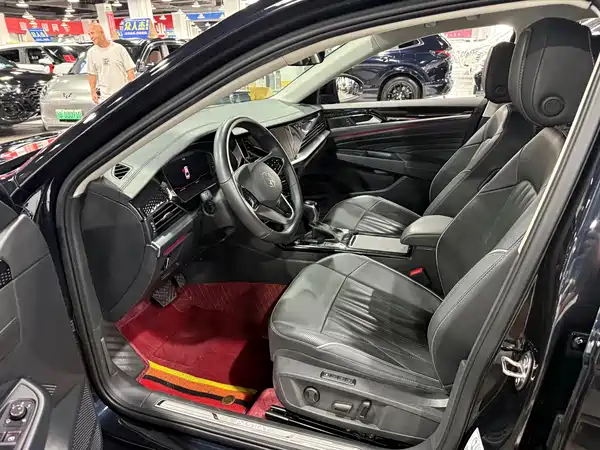 Volkswagen Passat 2023