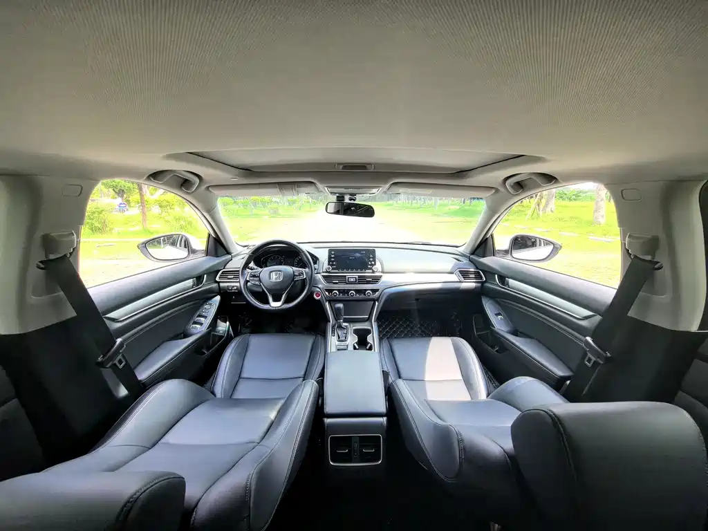 Honda Accord 2019 — фото 13