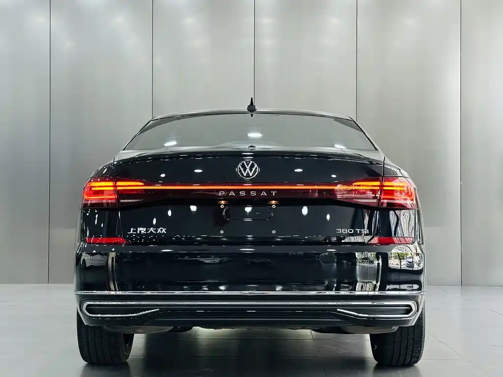 Volkswagen Passat 2024 — фото 8