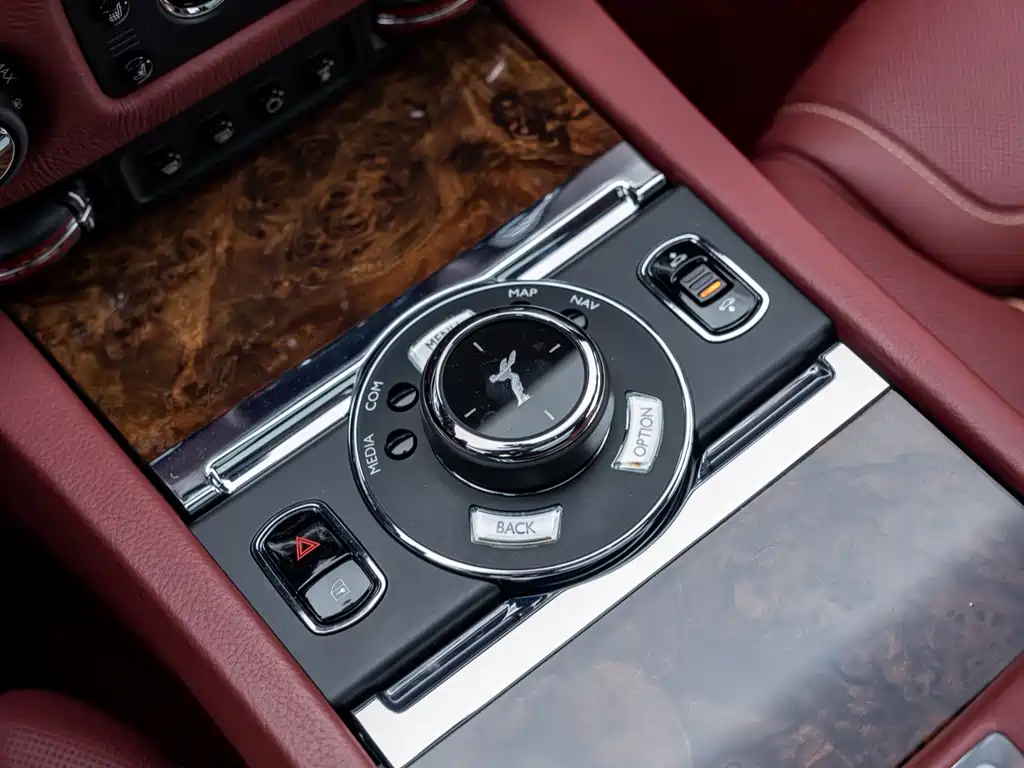 Rolls-Royce Ghost 2019 — фото 15