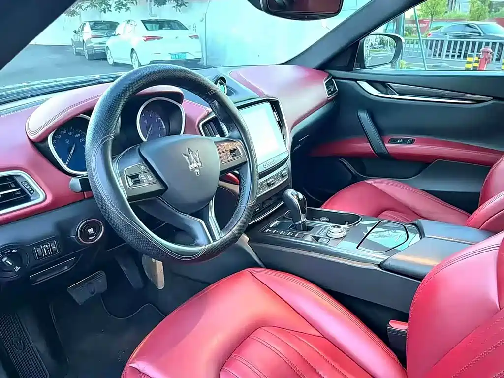 Maserati Ghibli 2017 — фото 4