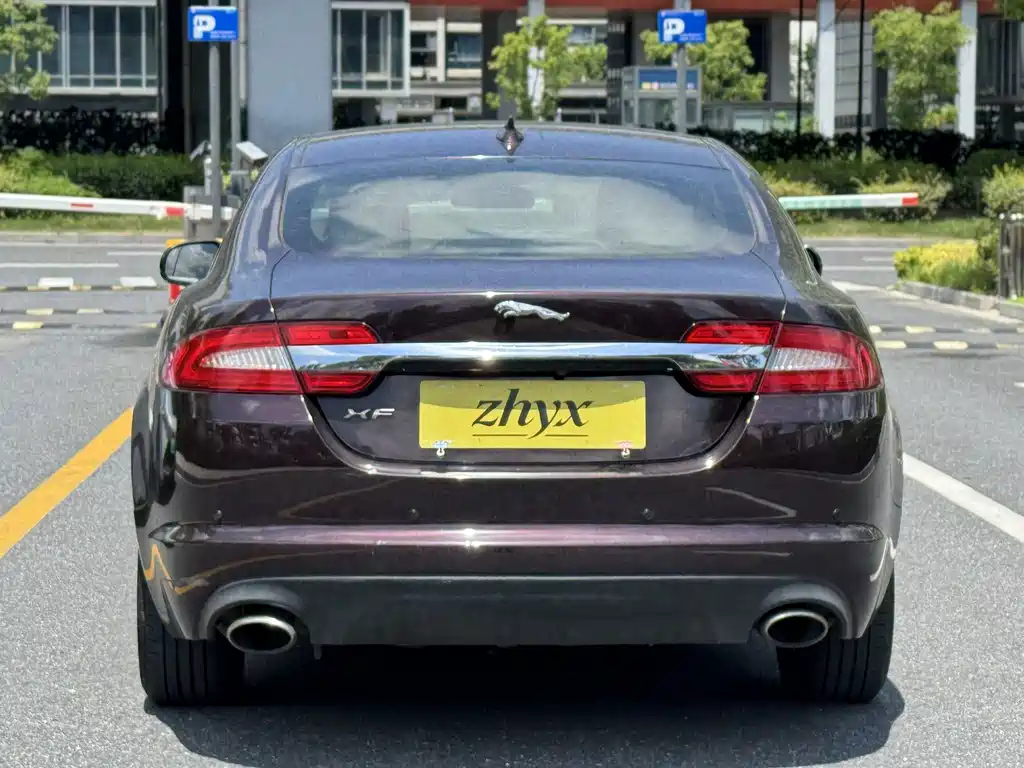 Jaguar XF 2015 — фото 6