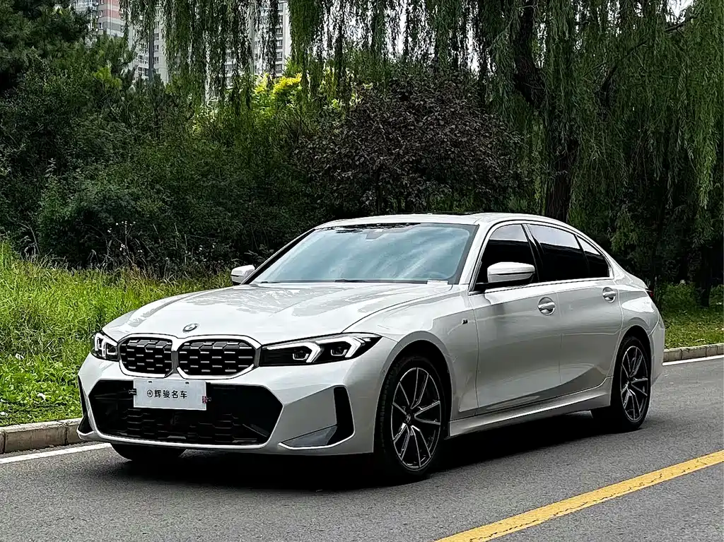 BMW 3 Series 2025 — фото 1