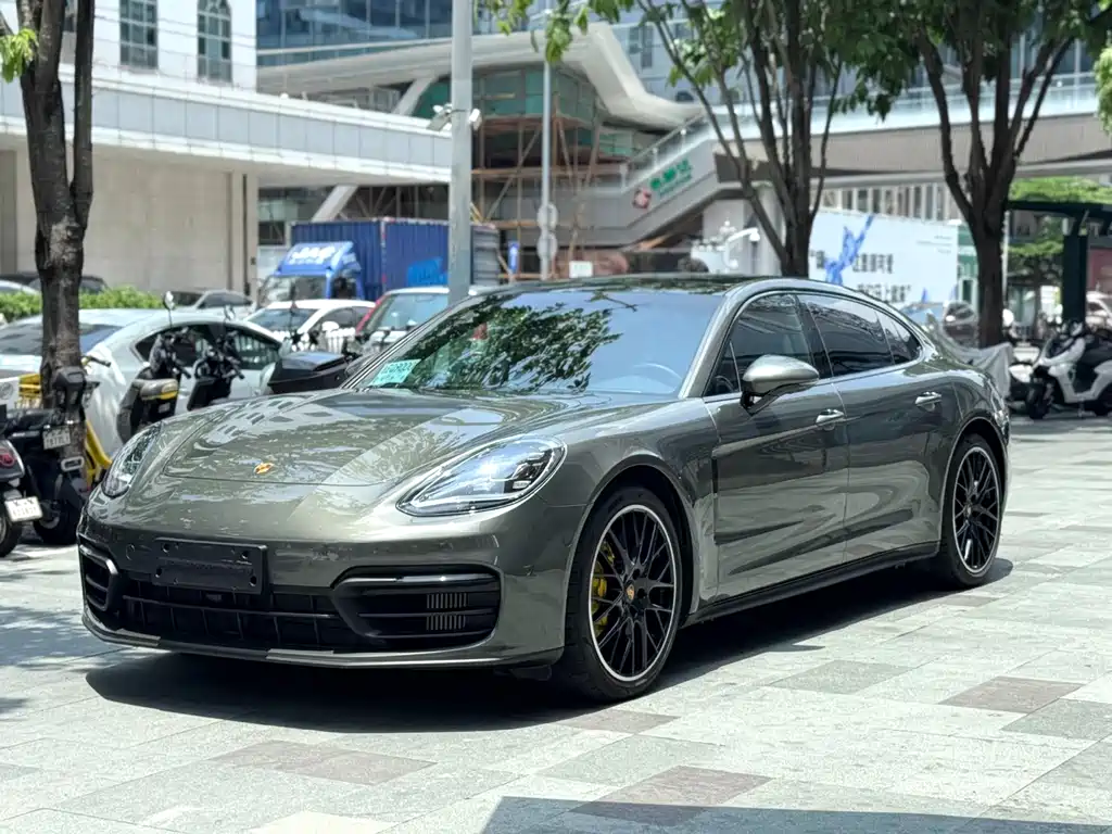 Porsche Panamera 2023 — фото 1