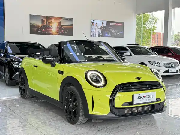 MINI MINI 2023