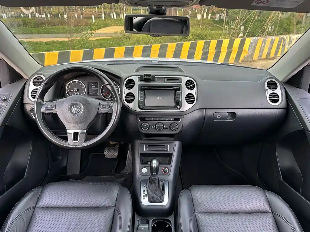 Volkswagen Tiguan 2015 — фото 12