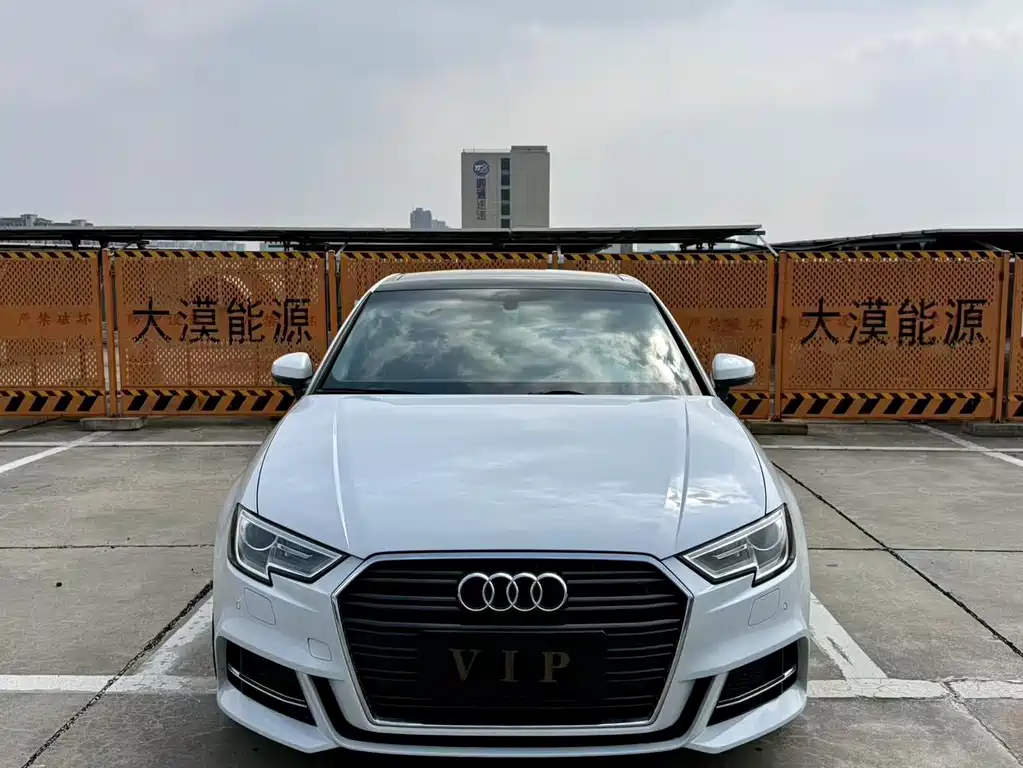 Audi A3 2018 — фото 2
