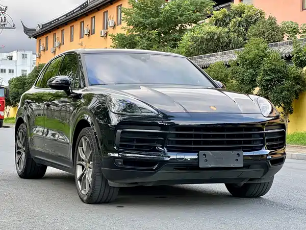 Porsche Cayenne 2022