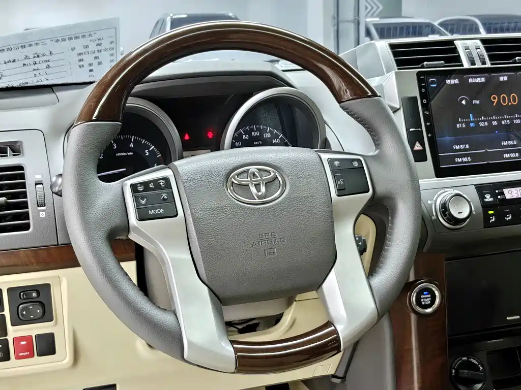 Toyota Prado 2017 — фото 15