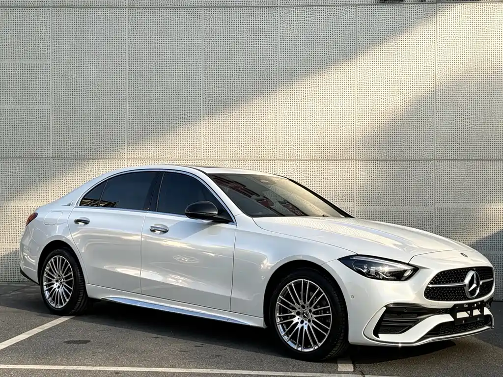 Mercedes-Benz C-Class 2023 — фото 3