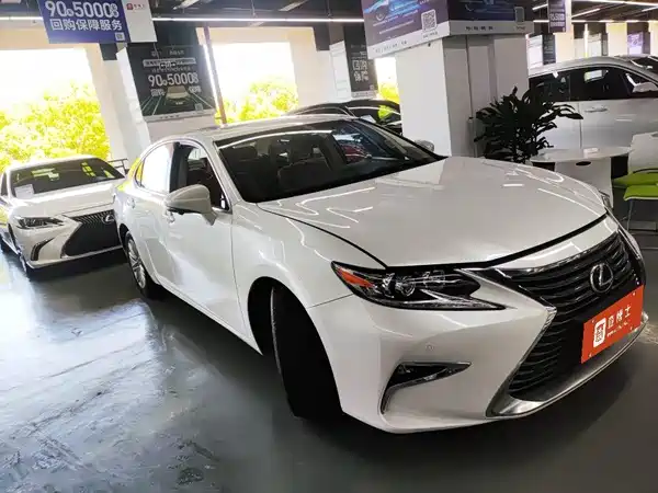 Lexus ES 2018
