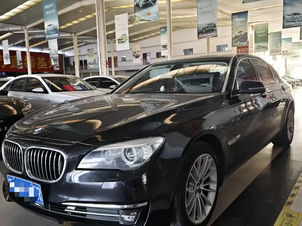 BMW 7 Series 2014 — фото 1