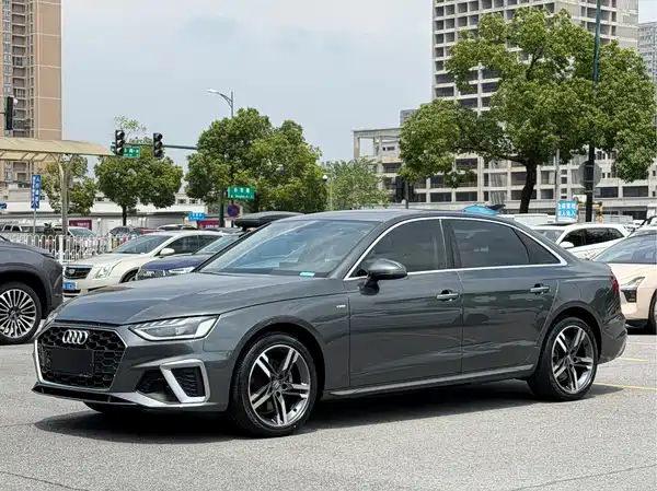 Audi A4L 2020