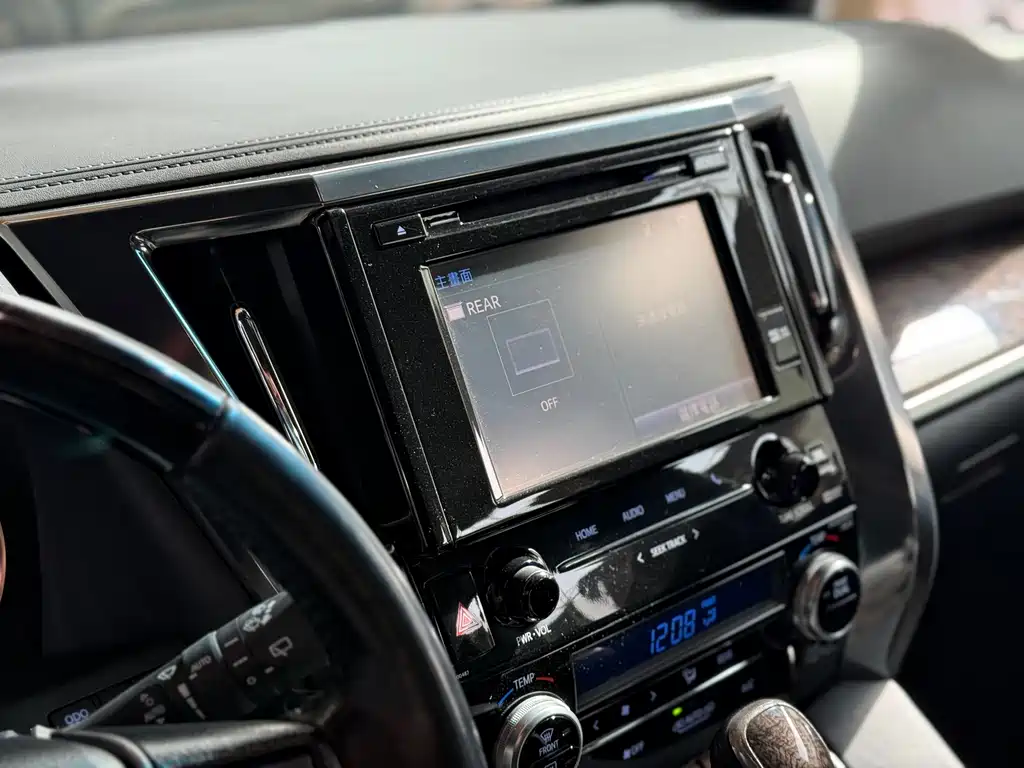 Toyota Alphard 2019 — фото 8