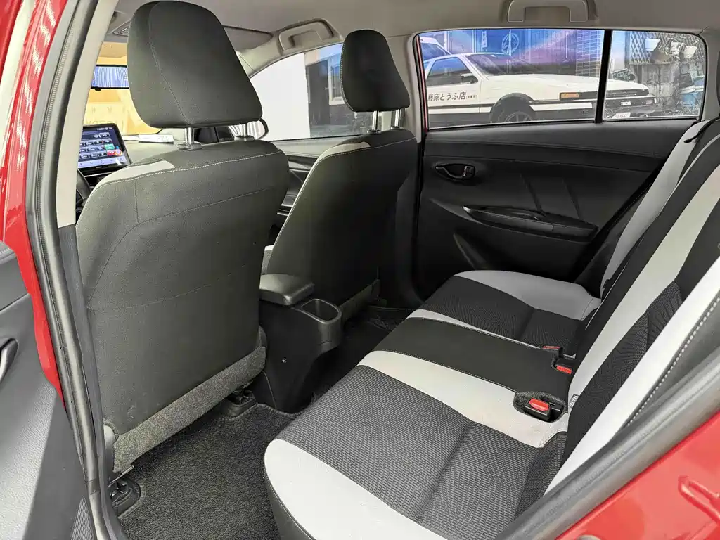 Toyota Yaris L 2020 — фото 9