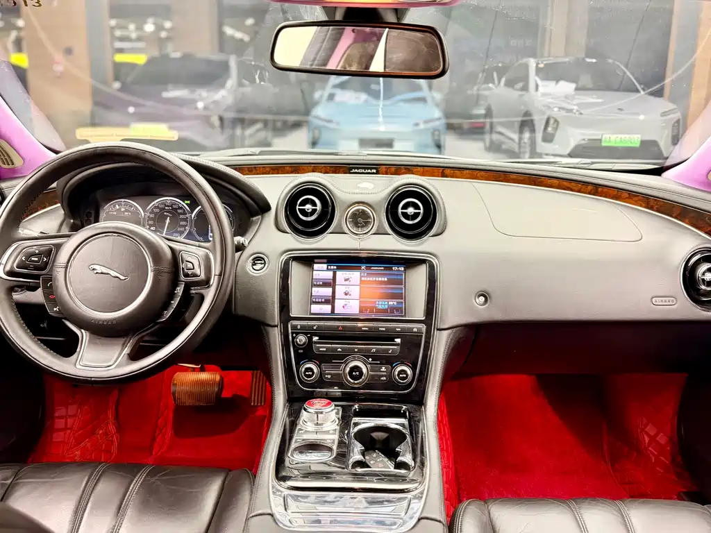Jaguar XJ 2014 — фото 20