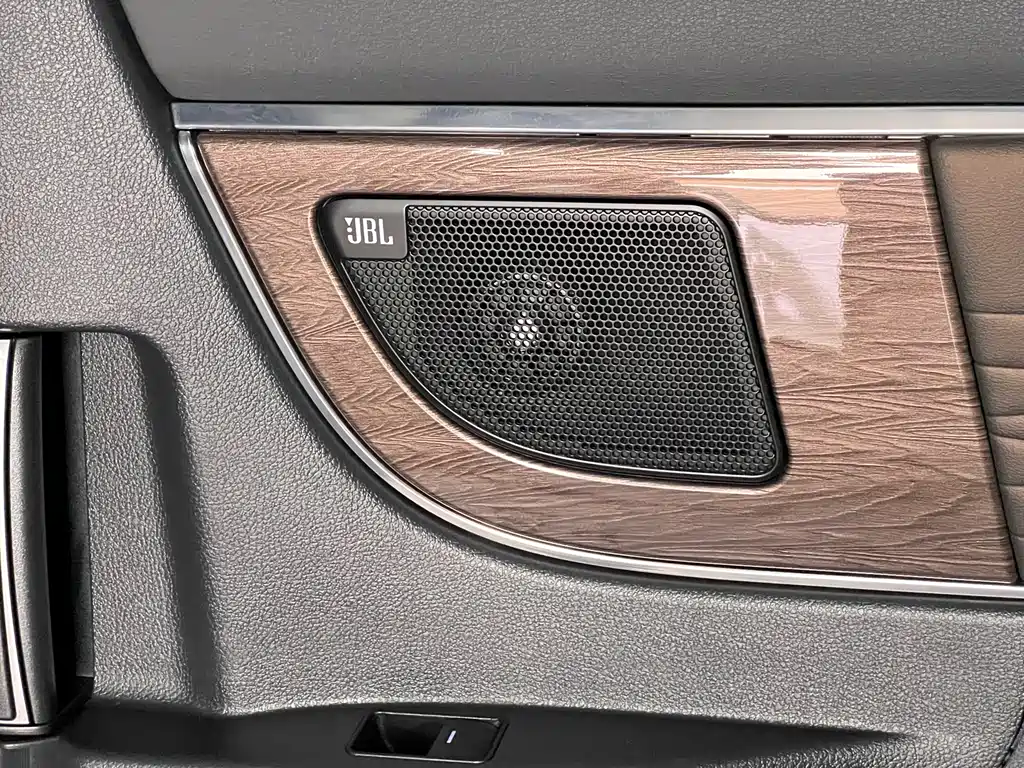 Toyota Vellfire 2025 — фото 27
