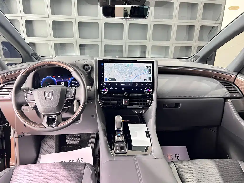 Toyota Vellfire 2025 — фото 26