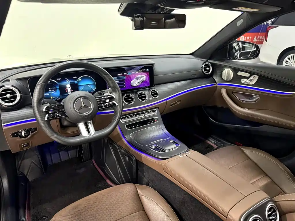 Mercedes-Benz E-Class 2021 — фото 18