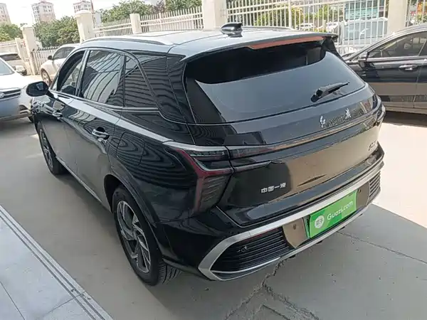 Hongqi HS3 PHEV 2024
