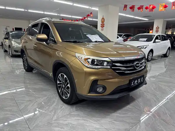 GAC Trumpchi GS4 2015