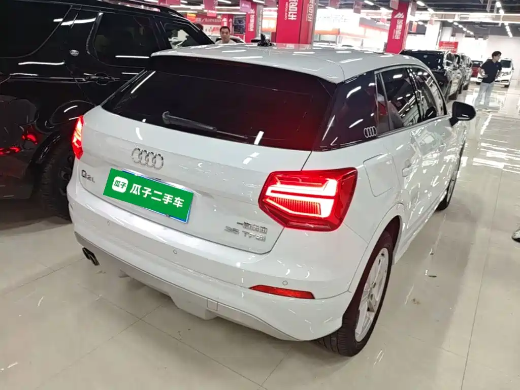 Audi Q2L 2019 — фото 7