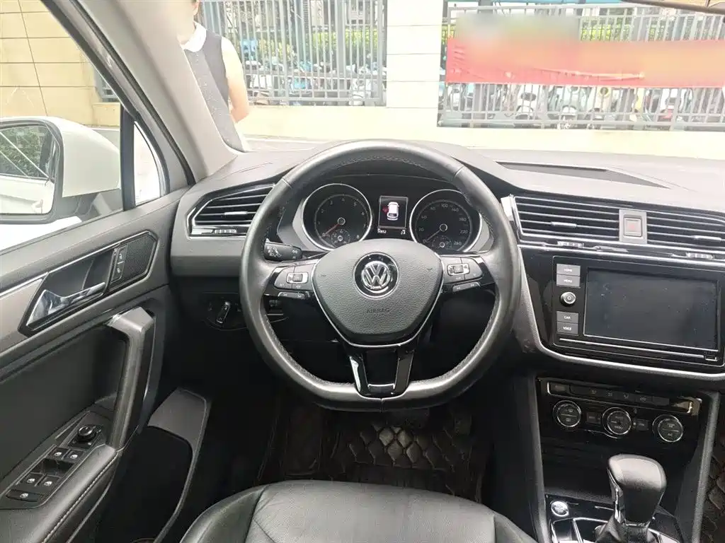 Volkswagen Tiguan L 2019 — фото 3