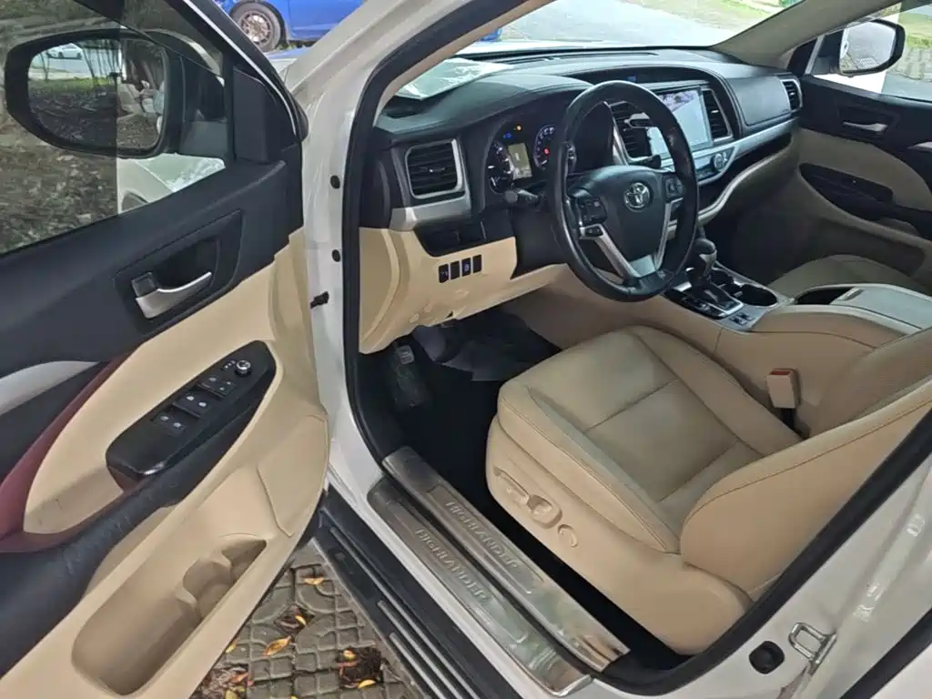 Toyota Highlander 2015 — фото 16