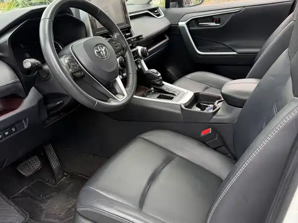 Toyota RAV4 2021