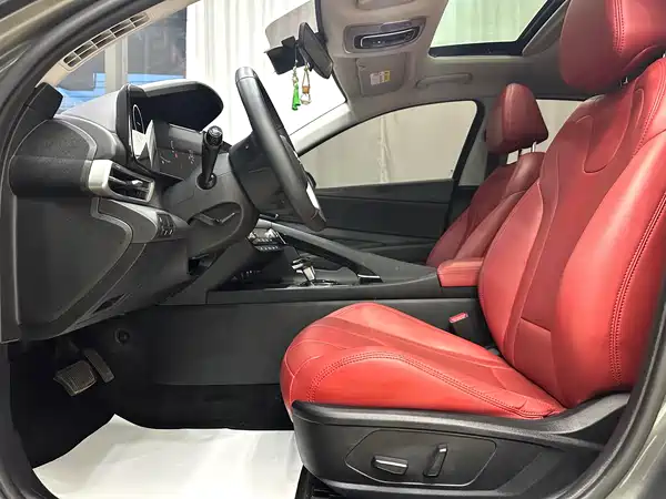 Hyundai Elantra 2023