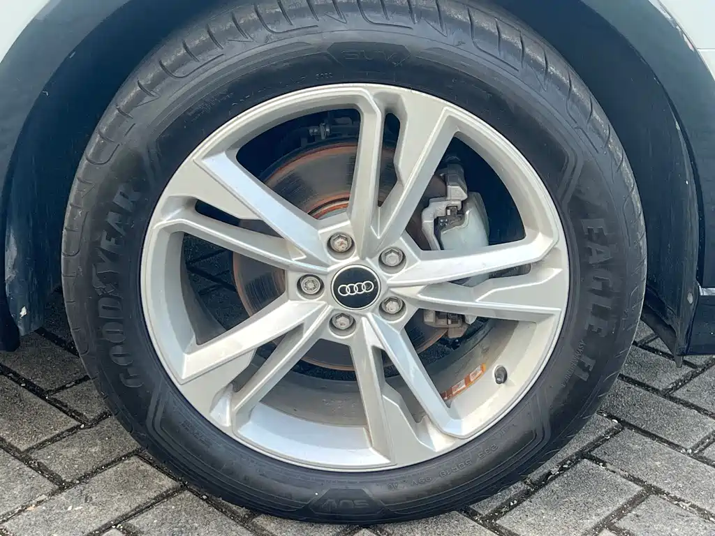 Audi Q3 2022 — фото 13
