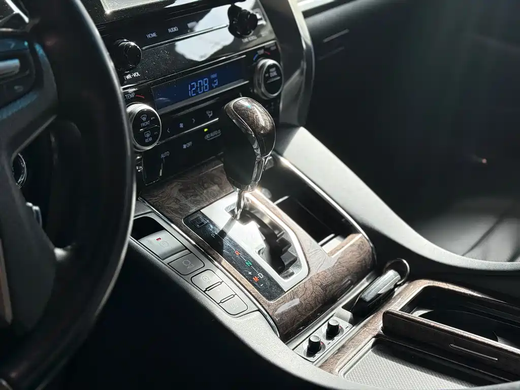 Toyota Alphard 2019 — фото 9