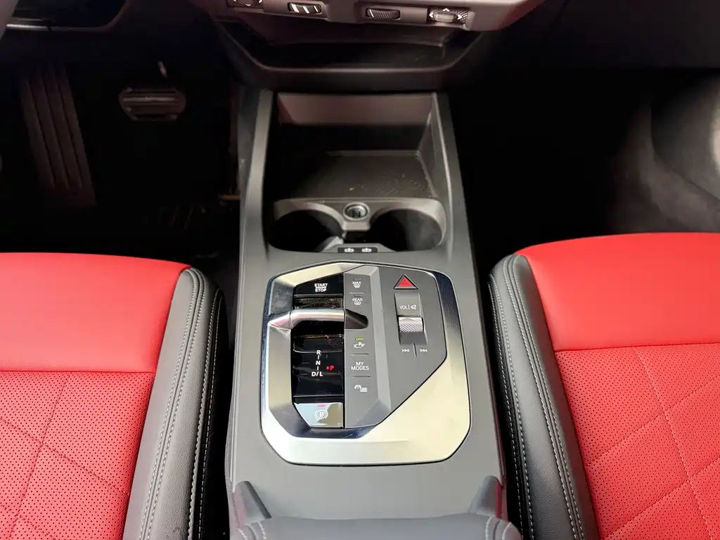BMW 2 Series 2025 — фото 12