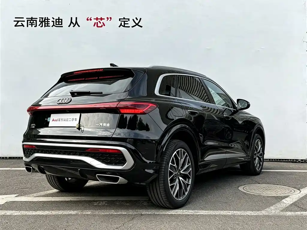 Audi Q5L 2025 — фото 4