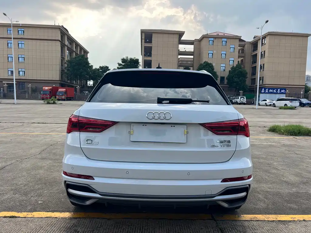 Audi Q3 2022 — фото 11