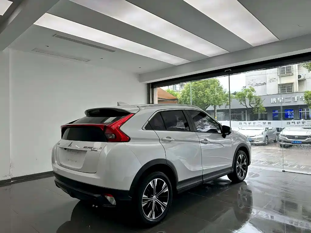 Mitsubishi Eclipse Cross 2019 — фото 9