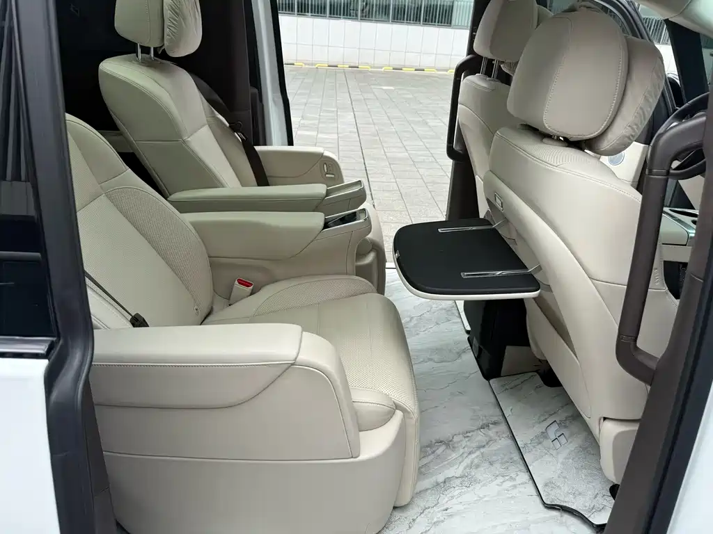 Li Auto Li MEGA 2025
