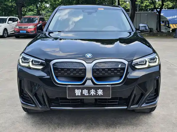 BMW iX3 2021