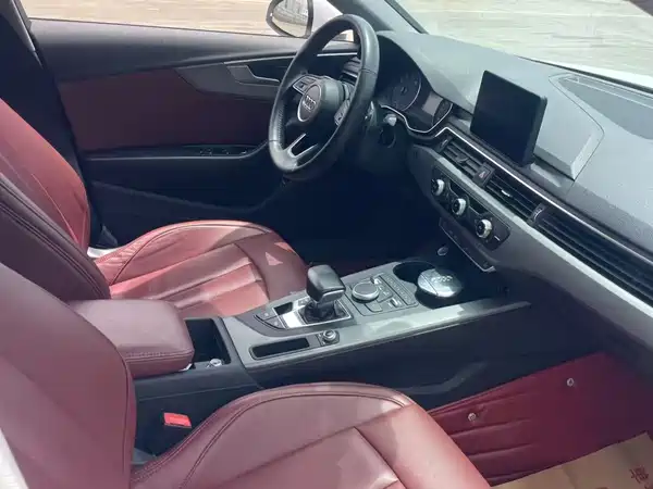 Audi A4L 2019