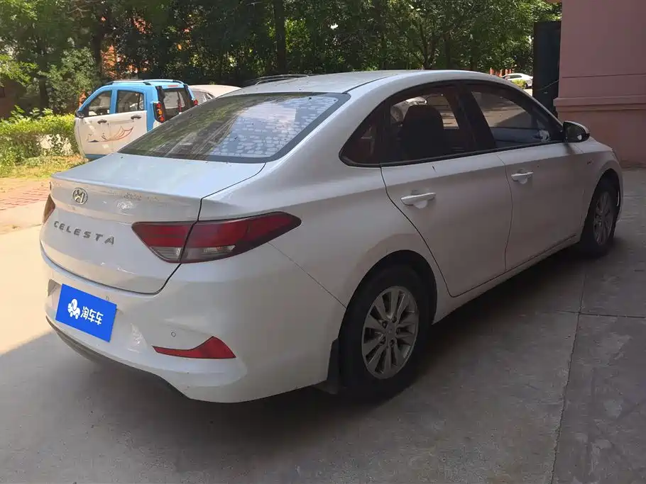 Hyundai Elantra 2020 — фото 3