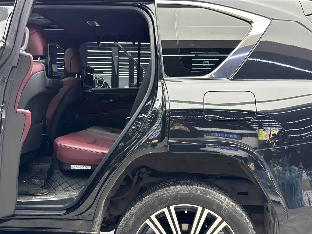 Lexus LX 2023 — фото 7