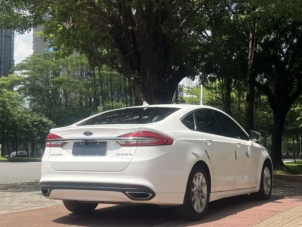 Ford Mondeo 2017 — фото 7