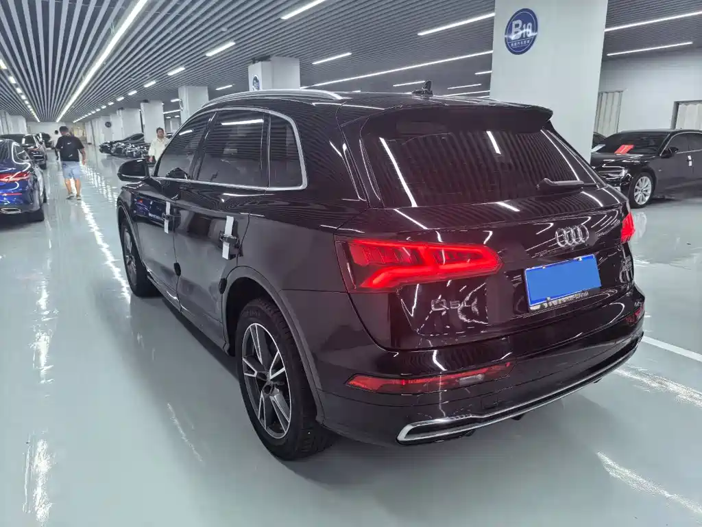Audi Q5L 2019 — фото 15
