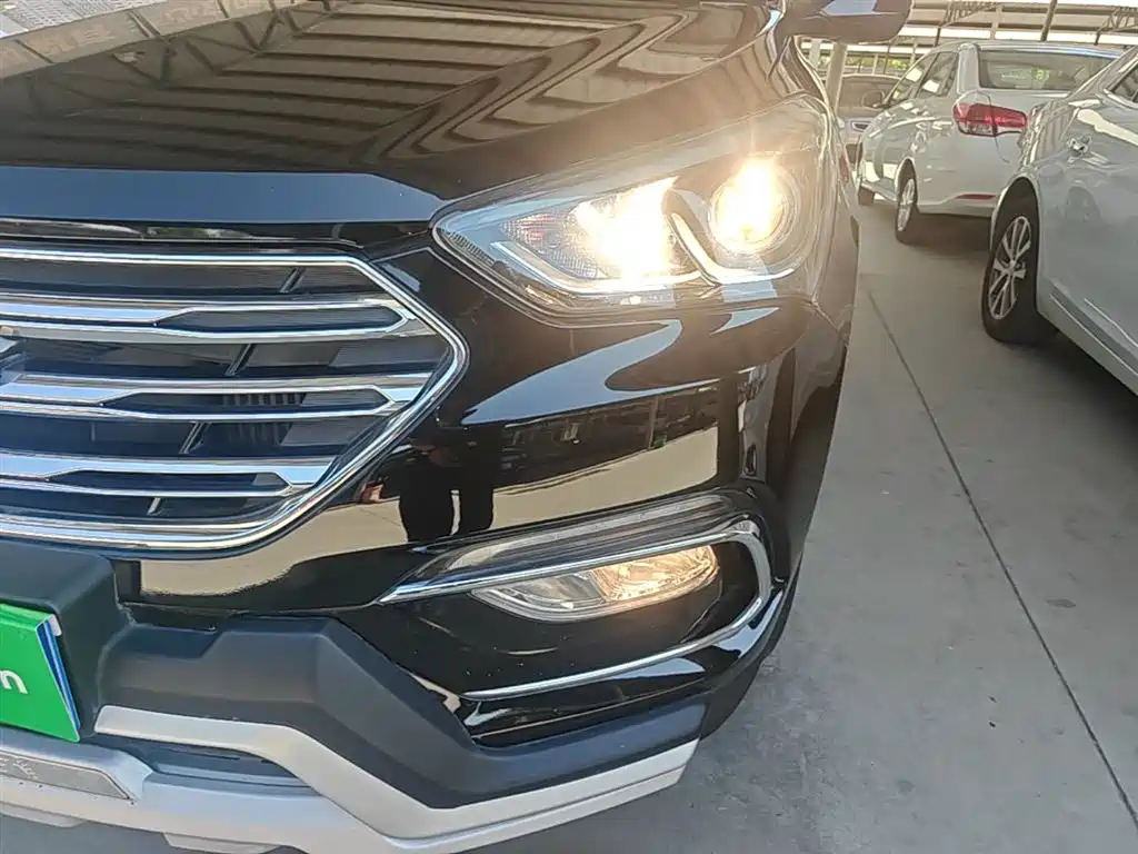 Hyundai Santa Fe 2017 — фото 24