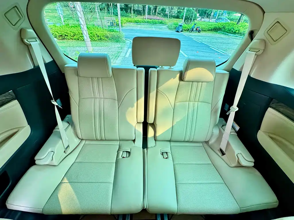 Toyota Vellfire 2022 — фото 10