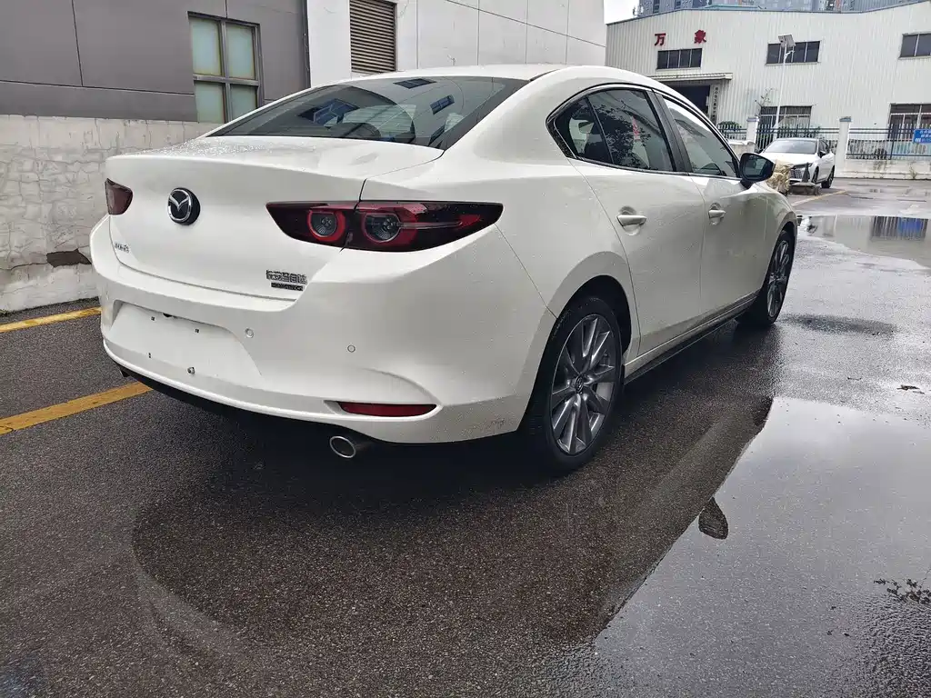 Mazda 3 Axela 2021 — фото 14