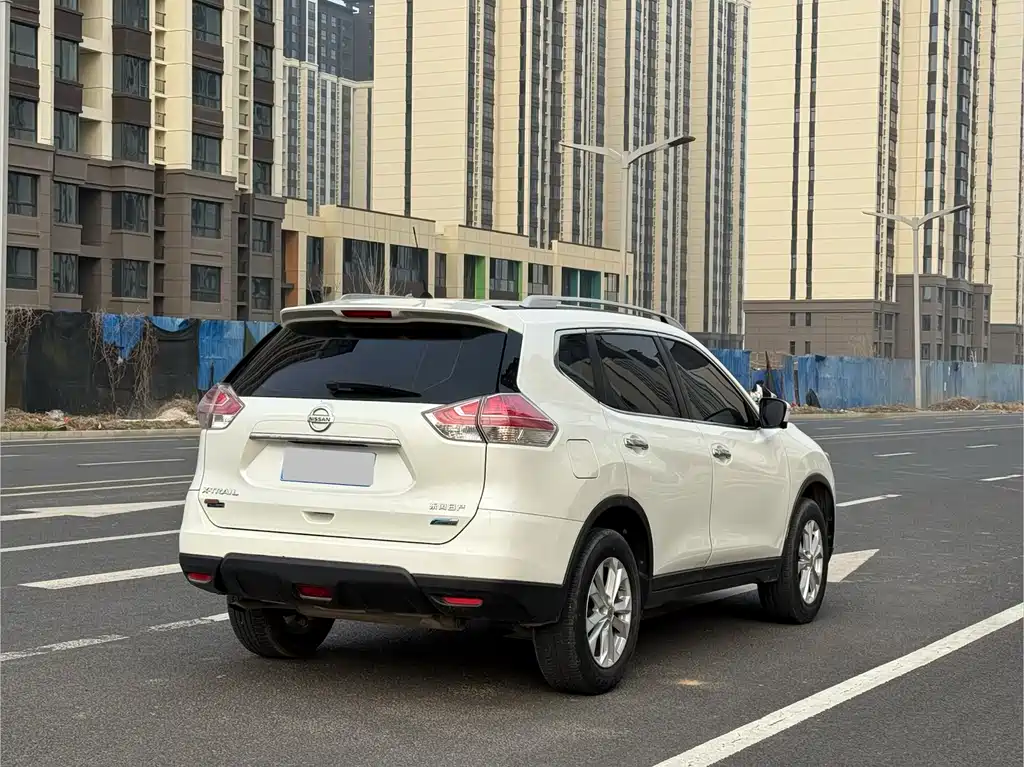 Nissan X-Trail 2015 — фото 9