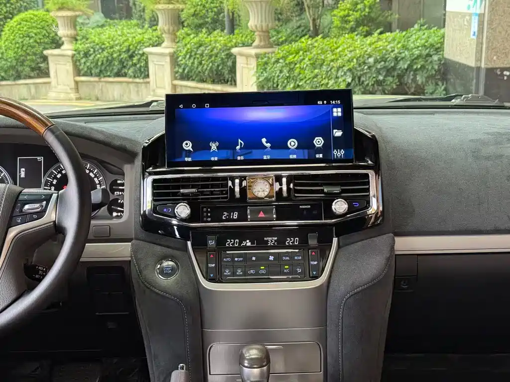 Toyota Land Cruiser 2018 — фото 14