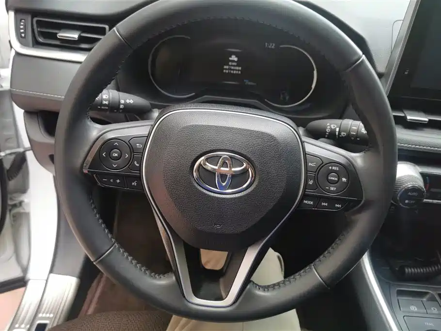 Toyota RAV4 2021 — фото 15